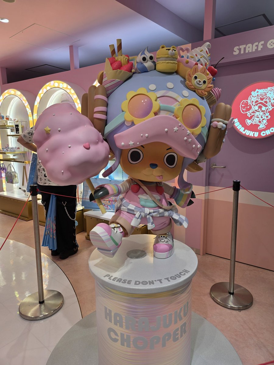 marmotmx's tweet image. Pusieron una tienda de One Piece en Harajuku muy chida. 👌 #ToeiAnimation ya se dio cuenta de que muchas morras son fans.