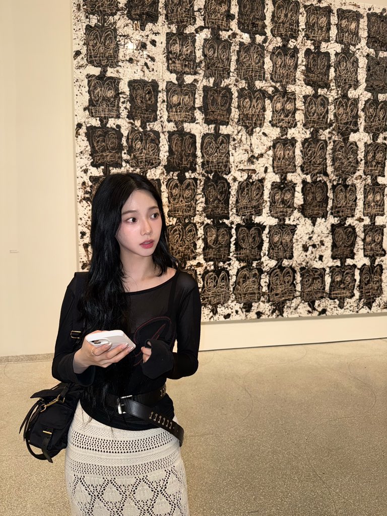 💙💭 251104
[11:22am KST]

+3 pics

“My eyes were kind of opened ambiguously but I liked it somehow so I just wanted to send it here”