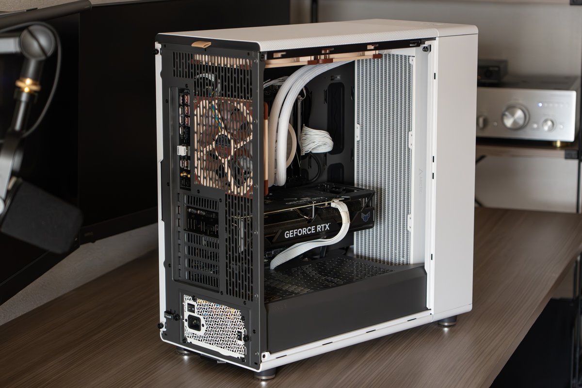 KEF47223925's tweet image. 久しぶりに撮り直しました
#FractalDesign #NorthXL