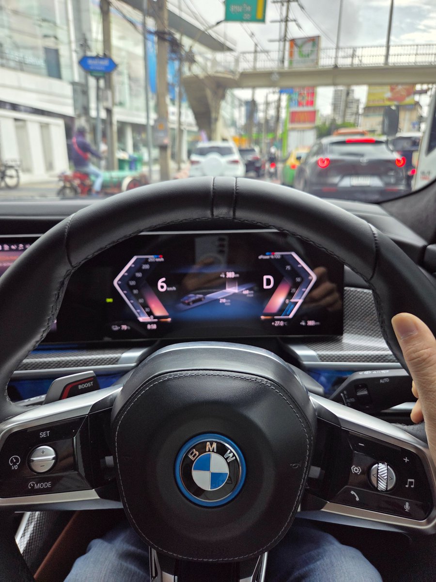 darkareaa51's tweet photo. #Bmw i7 m70..😁😊 https://t.co/BOcemjTkkm