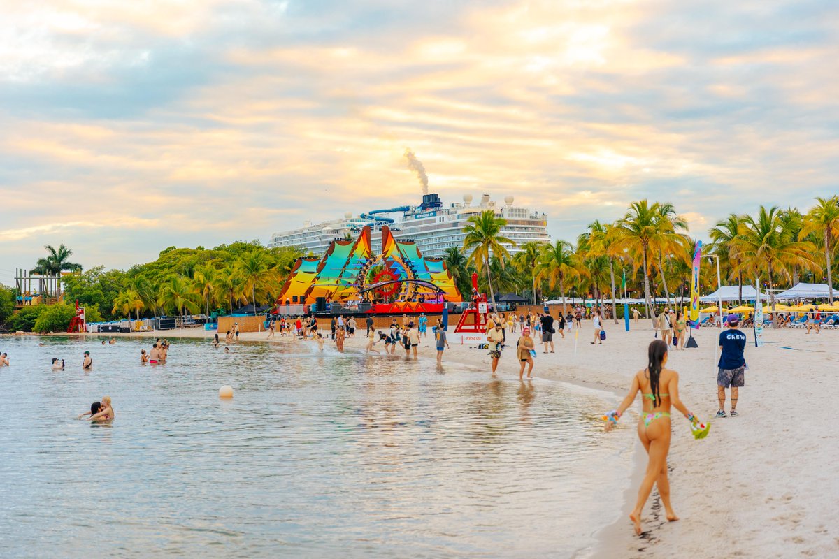 edc_sea's tweet photo. Come with us to #EDSea! ๐ณ๏ธ๐ Four more days of sunshine, music, and beautiful memories ahead. ๐โก๏ธ Vacation mode is fully activated as we arrive in Harvest Caye, Belize for a magical night in paradise. ๐๏ธ๐โจ https://t.co/VdtdmcUwwS