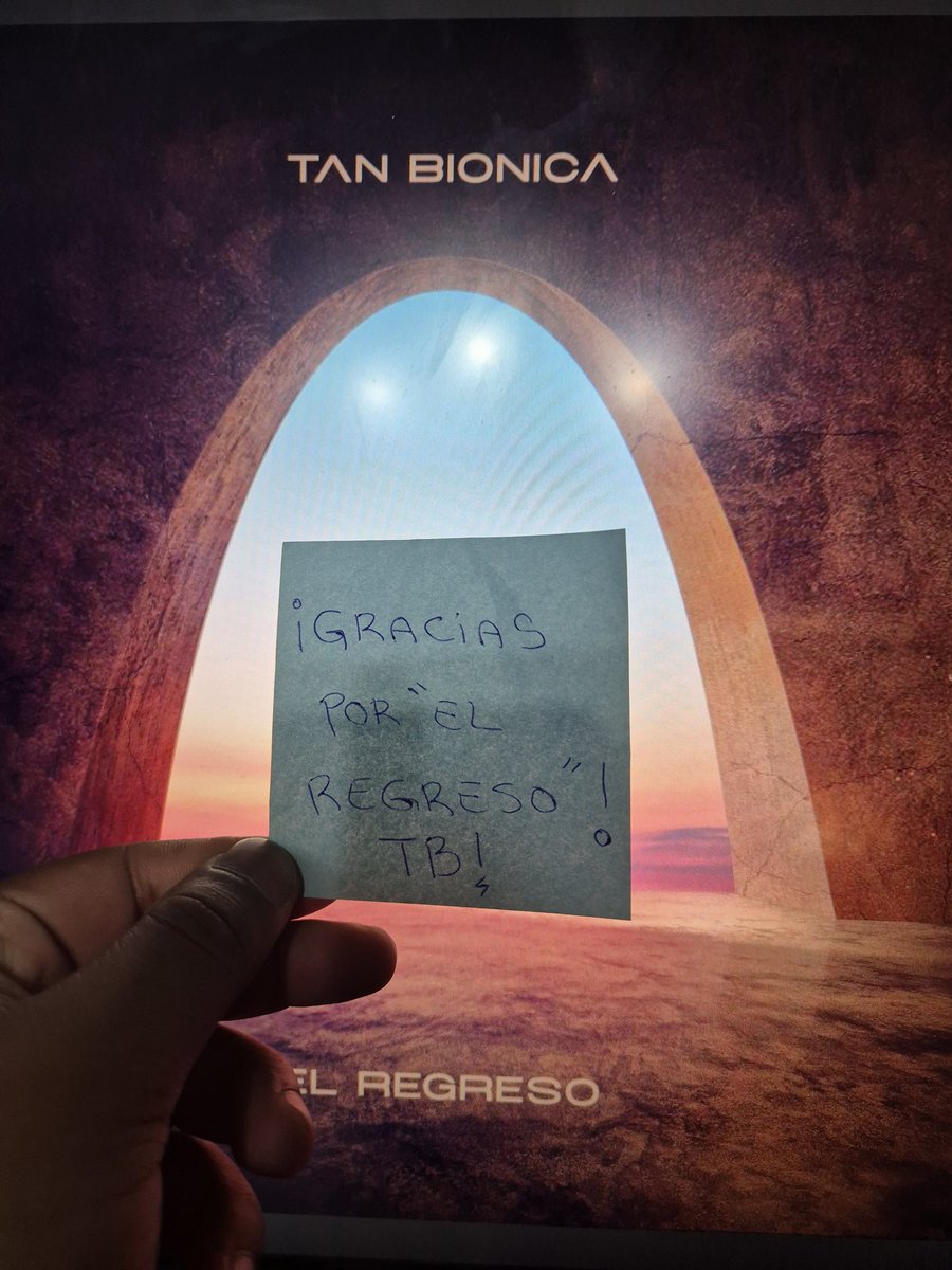Montinerx's tweet photo. GRACIAS GRACIAS
#GraciasPorElRegreso #TanBionicaElRegreso #TanBionica 
@calamarooficial 
@Nicki_Nicole19 
@AIRBAGoficial https://t.co/CY1K6wt4AS