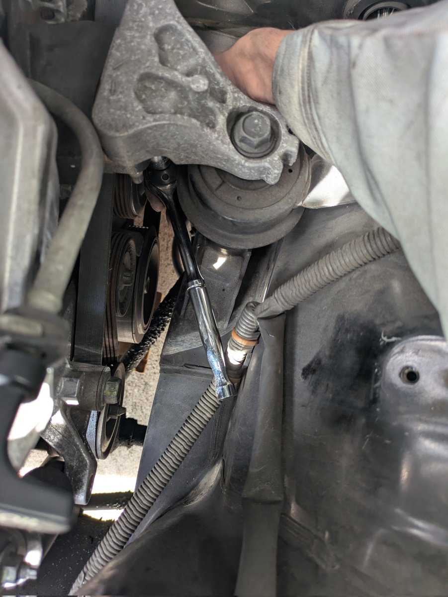 MR-Sのエンジンマウント、300mmのロングじゃないと入らないって情報しか無かったから絶望してたけど、14のディープ延長なしで裏から抑えて親の仇𝑷𝑶𝑾𝑬𝑹で回わるのほんまに広まって欲しい