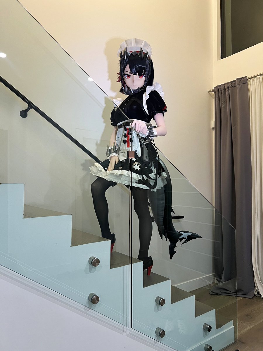 Instant233's tweet image. 站着的大尾巴和坐着的大尾巴～

🎭&amp;amp;📷：@dongguatea
填充物：我

#着ぐるみ #kigurumi #艾莲·乔 #绝区零