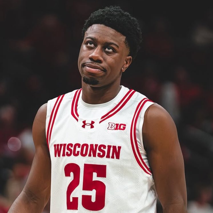 Wisconsin junior John Blackwell in his season debut:

31 points
4 rebounds
3 assists
10/19 FG
6/11 3PT
5/5 FT

Legit star.