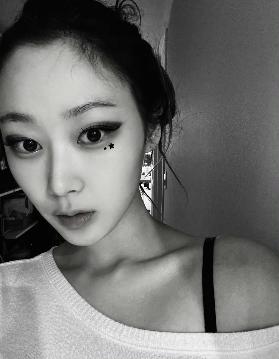 gisellemuseum's tweet photo. 211104 aespa_official update

#GISELLE #지젤 #gisellemuseum https://t.co/3gYKInJRW6