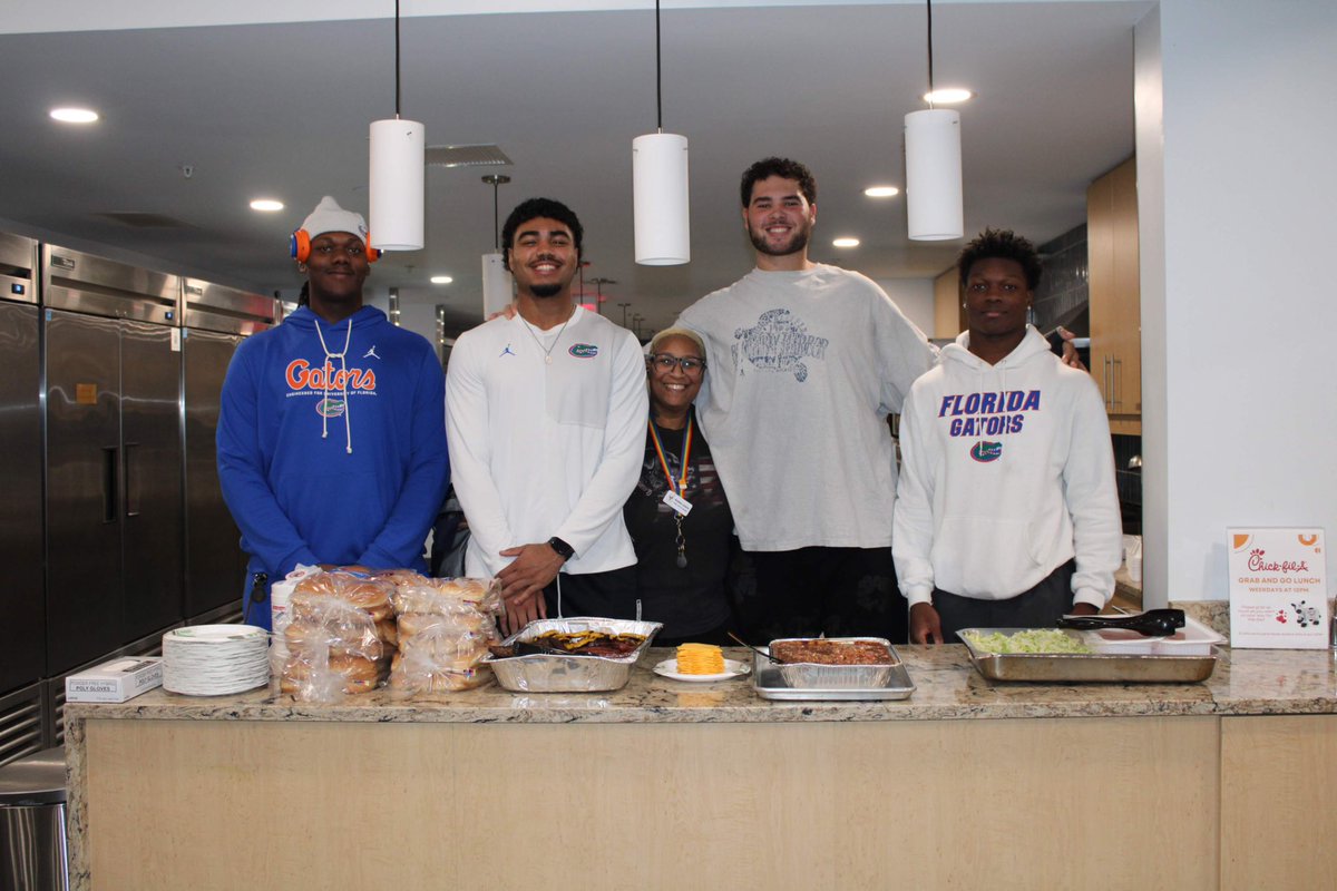 1v_world's tweet photo. It's more than a meal. Grateful to be a part of something special at the Ronald McDonald House. https://t.co/o3JHvn6681 @FL_Victorious #FVFoundation https://t.co/pZMRKWUfyP