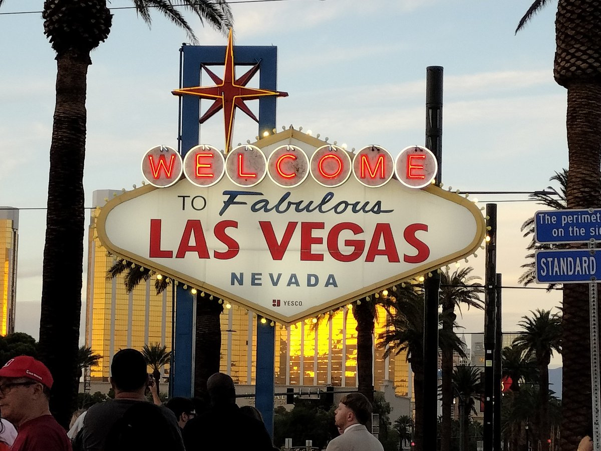 帰りのフライトが欠航になり、ラスベガス延長戦突入中です💦
今度こそ帰国できますように🙏
トラブルさえも楽しむ気持ちで。