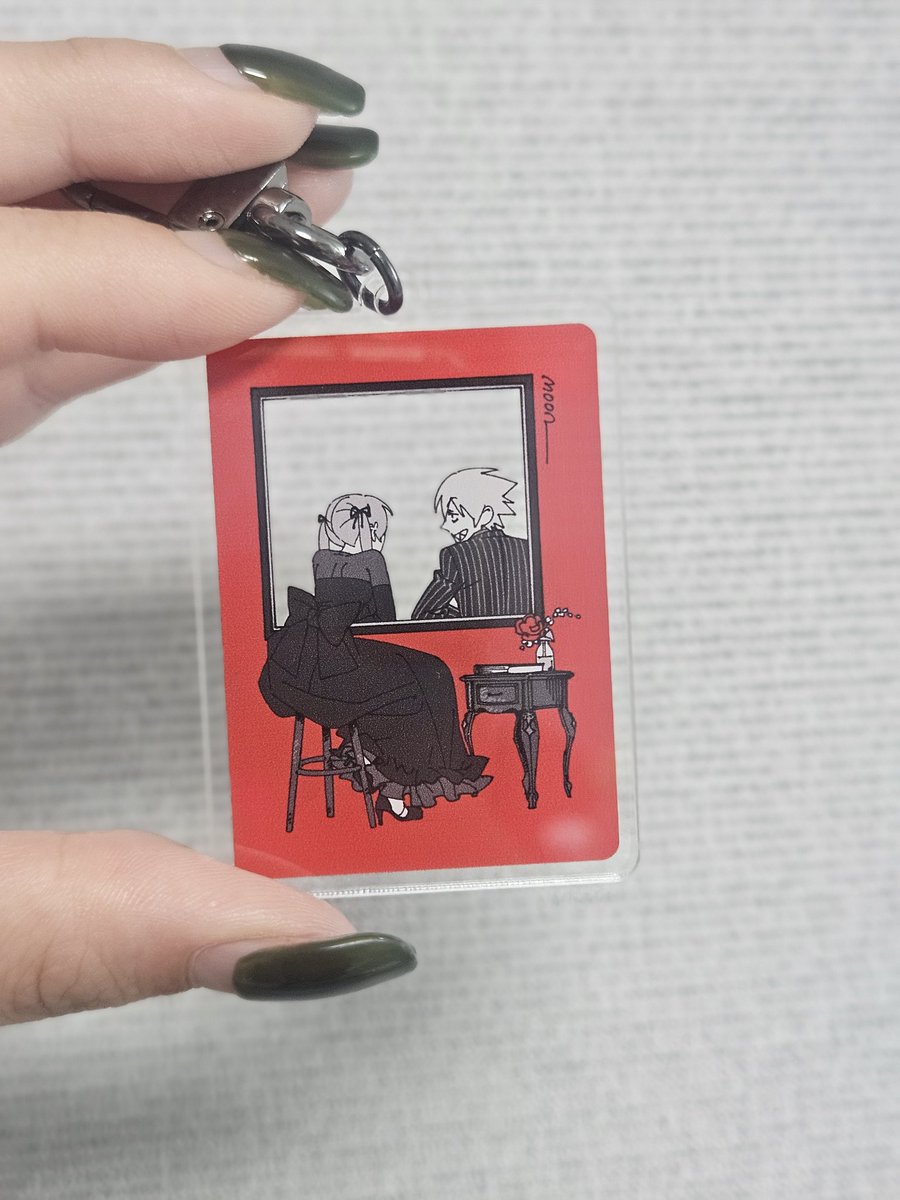 잘나왔는데 뒷면 글자 뒤집는걸 까먹어서 뒤집어진채로 나와버렸슨...티 안나니까 괜찮죠