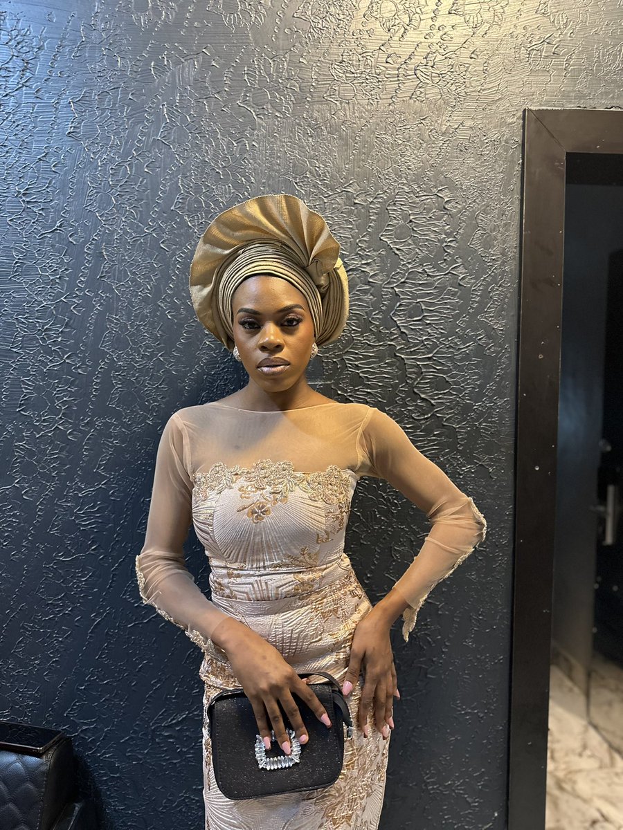 Adeyemicec's tweet photo. @abazwhyllzz I’m a fashion designer based in Lagos Nigeria https://t.co/ym6B00DjY4