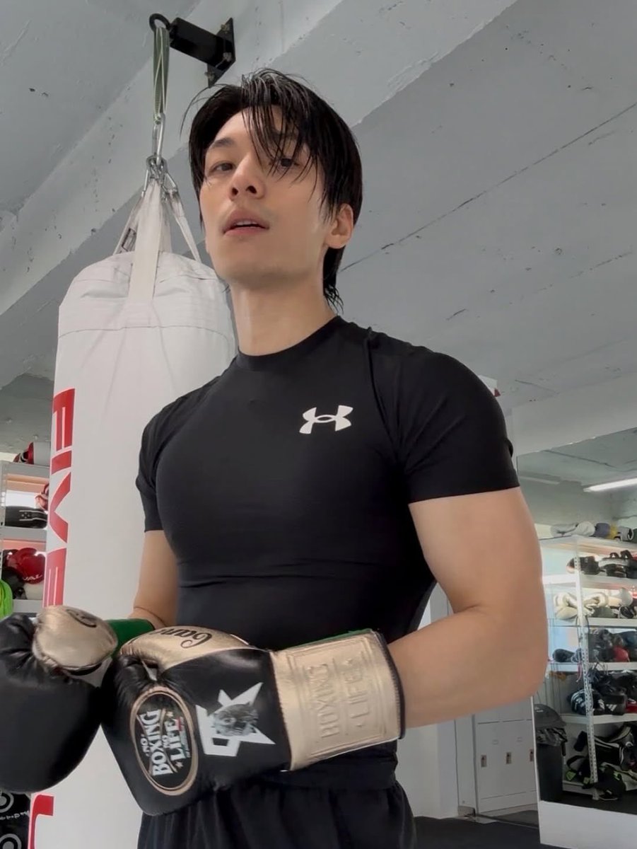 i love a man with a big heart, not my fault his chest is in the way