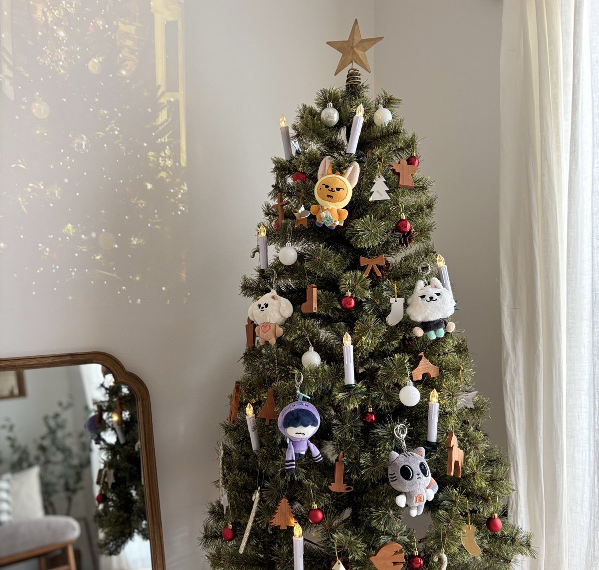 flower_n0611's tweet photo. PPULBATU TREE 🎄🦌
今年も飾ったよꕀ⋆💫
#2025MAMAVOTE
#tomorrowxtogether https://t.co/mrj4wjtLYT