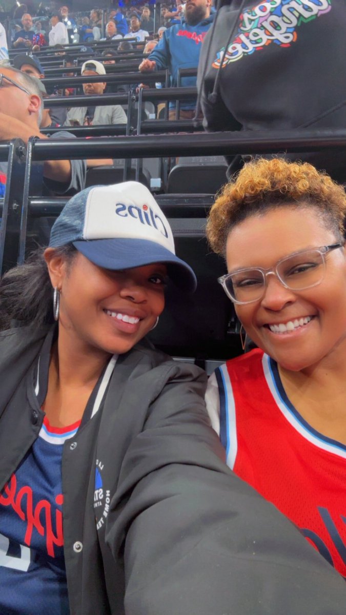 msericalynnok's tweet image. Your fave duo back like we never left! #clippernation @SoCalBee ❤️💙