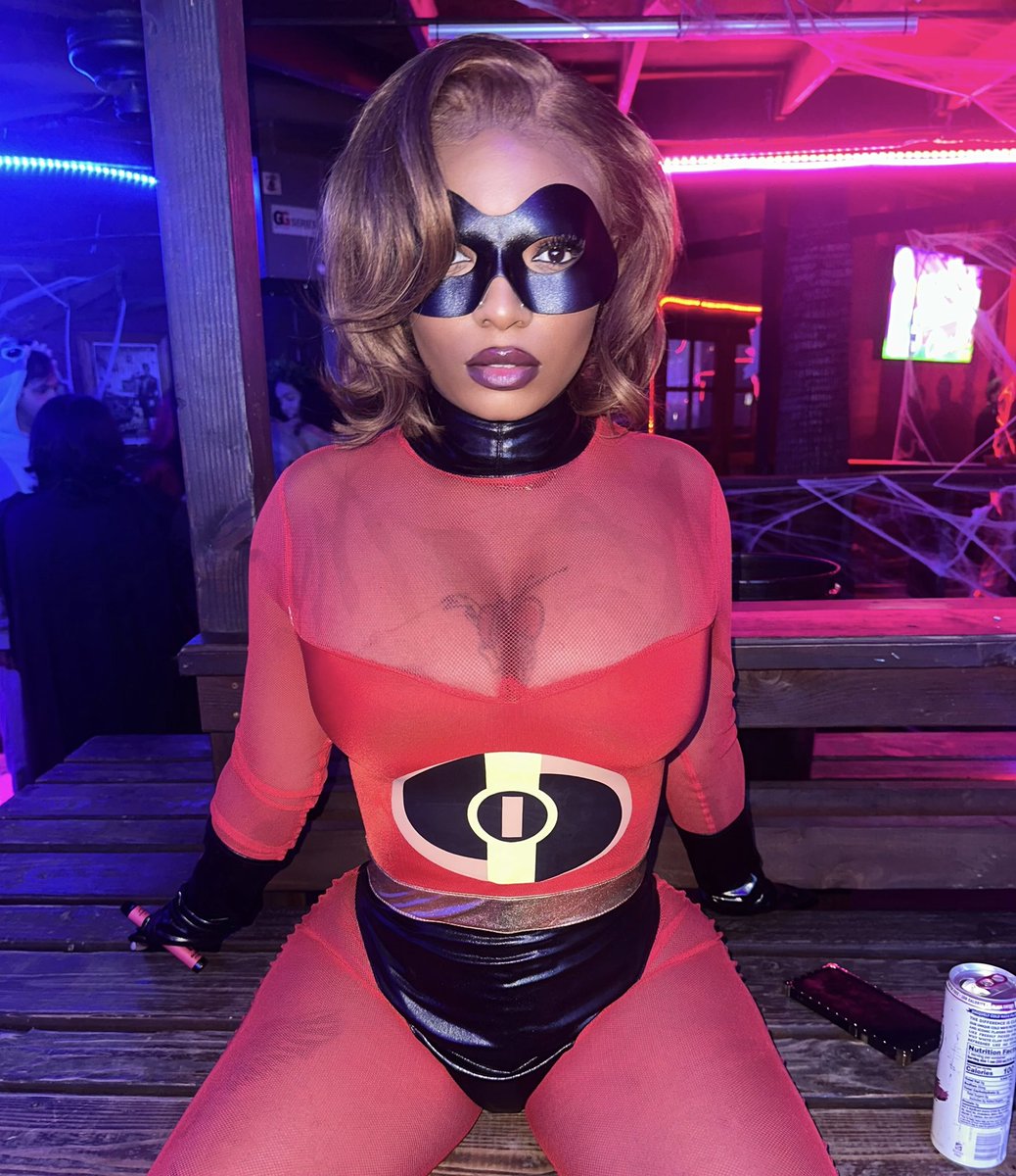 Elastigirl or Mrs Incredible 🌹 #halloween
