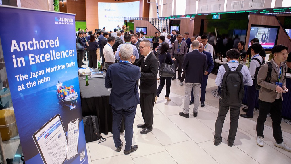 🇵🇦 H.E. Sebastián Breton, Ambassador and Consul General of Panama in Singapore, took part in the seminar “Navigating Turbulent Waters in the Shipping Industry” at the Singapore Exchange on Oct 27, 2025. 
Leaders discussed global maritime challenges and opportunities.
📸: JMDSS