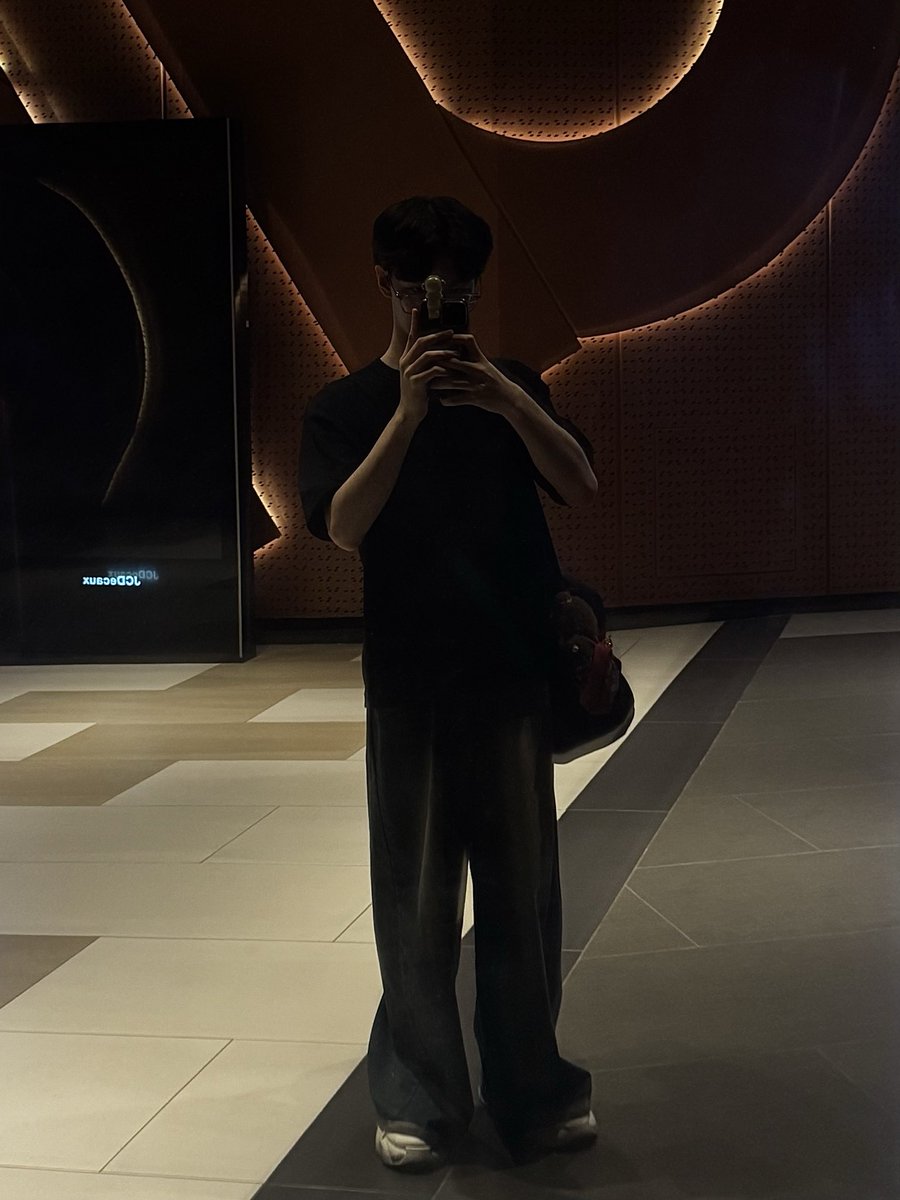 Voesyz's tweet image. 