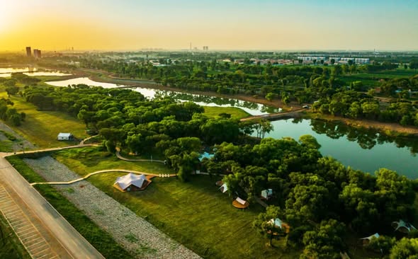 Hohhot is embracing the cozy comfort of autumn.