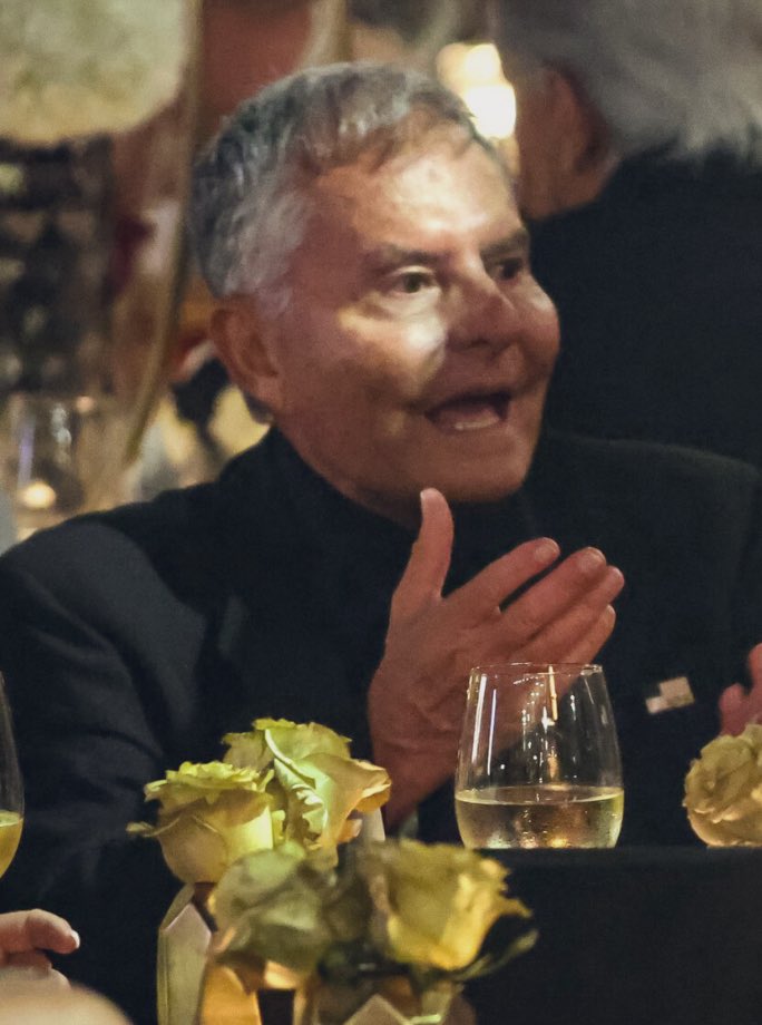 Jusdisgusted's tweet image. Isaac &quot;Ike&quot; #Perlmutter and Donald #Trump at #MarALago - truly a frightening Halloween!
🤮🤮🤮🤮🤮🤮🤮🤮🤮🤮🤮🤮 don’t see JD Vance anywhere 🤫