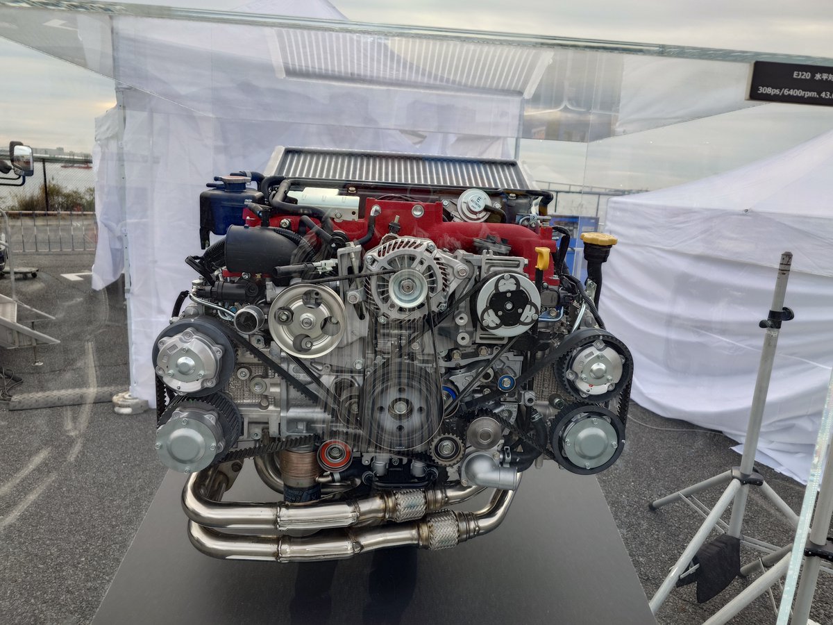 superhawk371's tweet photo. EJ20ミーティングお疲れ様でした！

WRブルーのRA-Rで参加させて頂きました。
全員でのエンジン始動はエモかった！
トークショーでは、エンジン開発秘話も聞けて、
非常に有意義な時間を過ごせました。

エンディングセレモニーの時の夕焼けが綺麗でした。

#EJ20ミーティング https://t.co/lztG46tVAF
