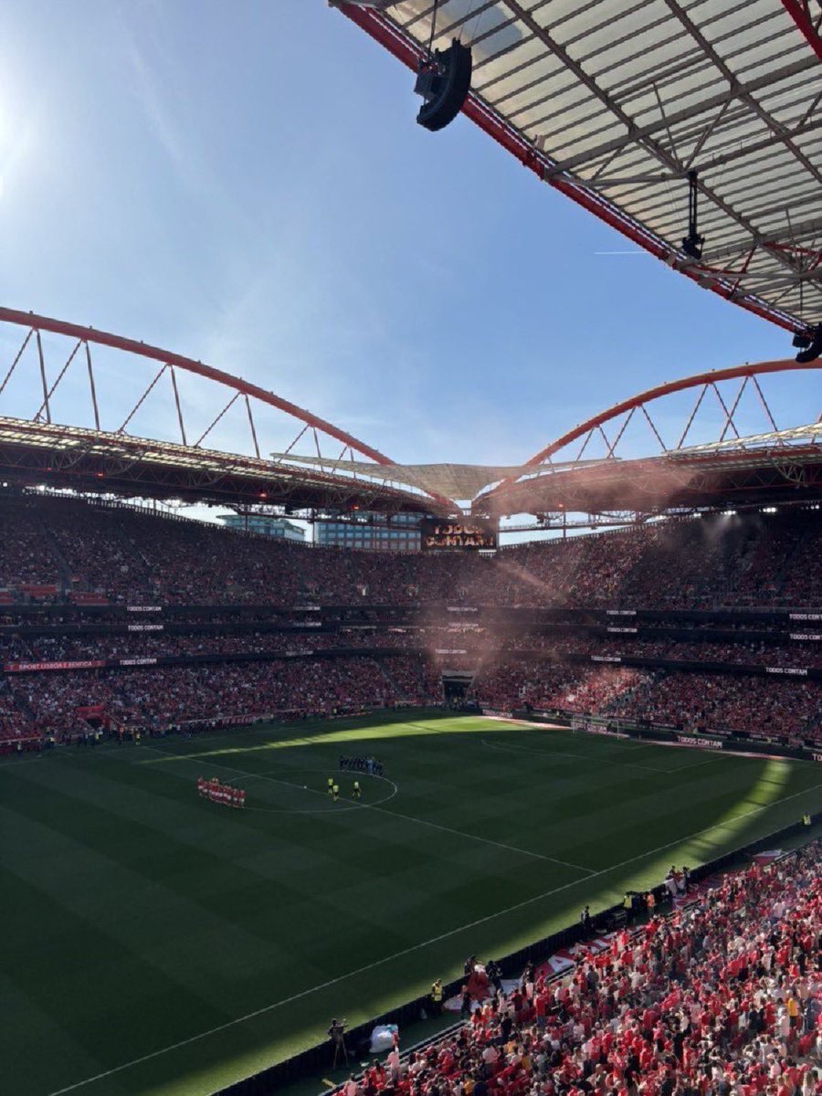 BenficaSempre89's tweet photo. Vendo um bilhete champions benfica-leverkusen dia 05/11 piso 3 inferior BTV (segunda fila) porta 14
Preço: 25€ (à venda no site a sócio por 45€) 
visão do lugar:

#benfica #zerolugaresvazios https://t.co/2yOW0stwyz