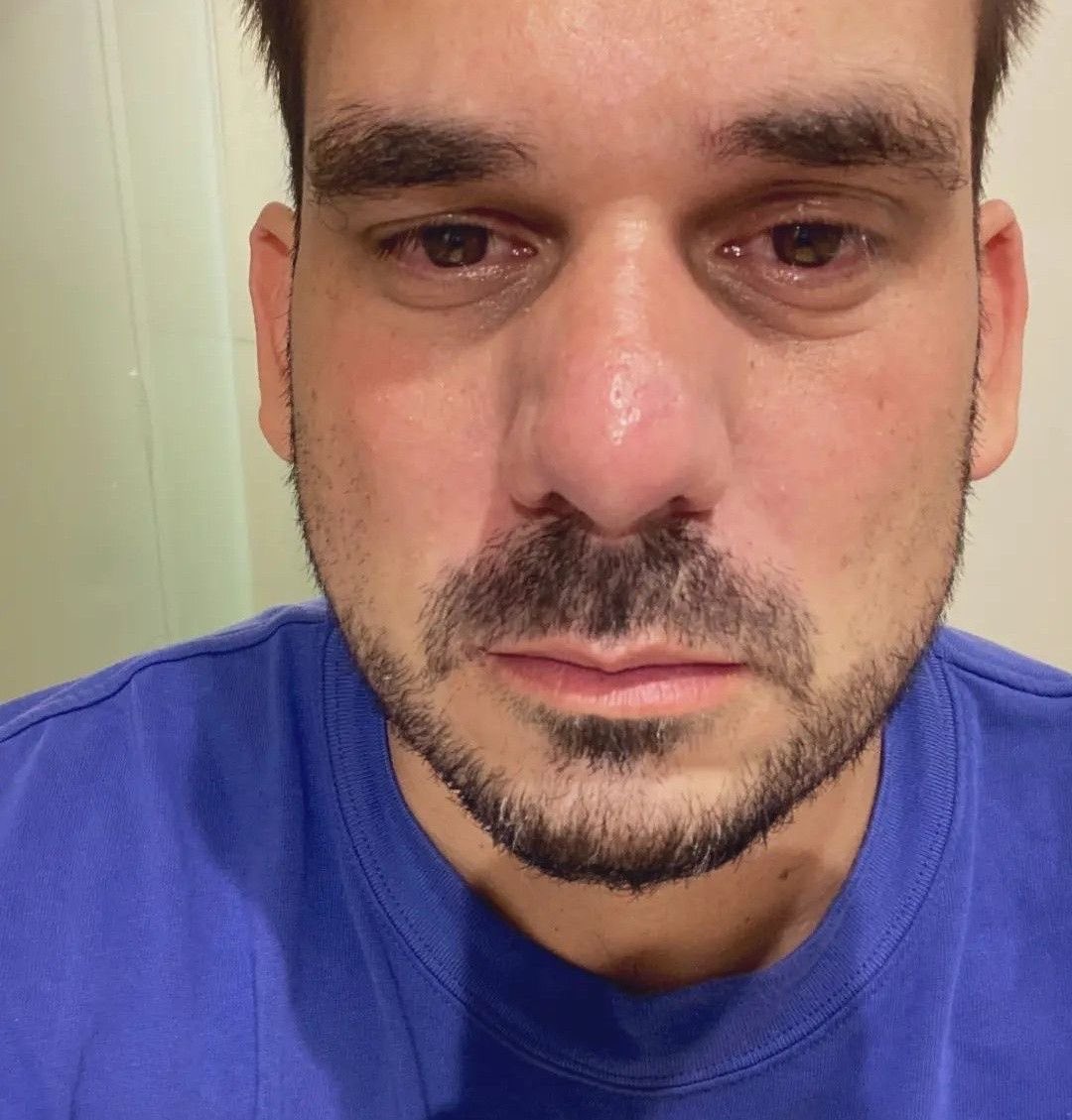 a mi ya no me duelen tus cosas, me duelo yo, que no se sentir 
me estoy metiendo tiros en contra, ¿por qué tanto?, porque si