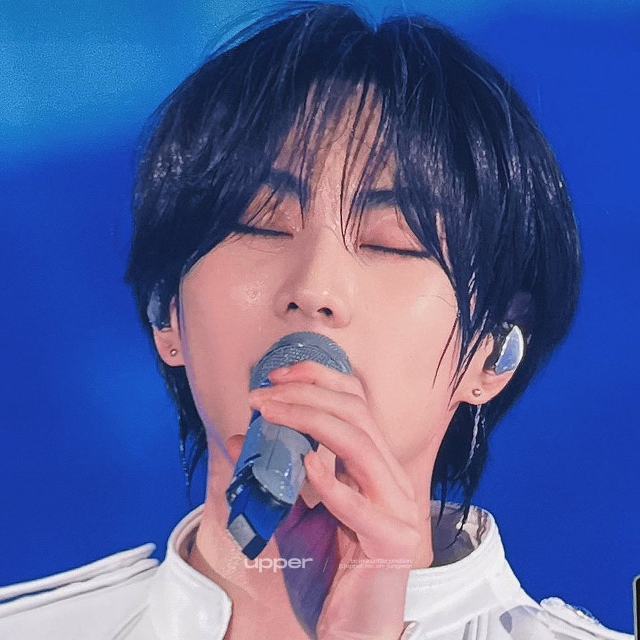woncattos's tweet photo. a baby                   😭            still A BABY https://t.co/4s98tQCqq1