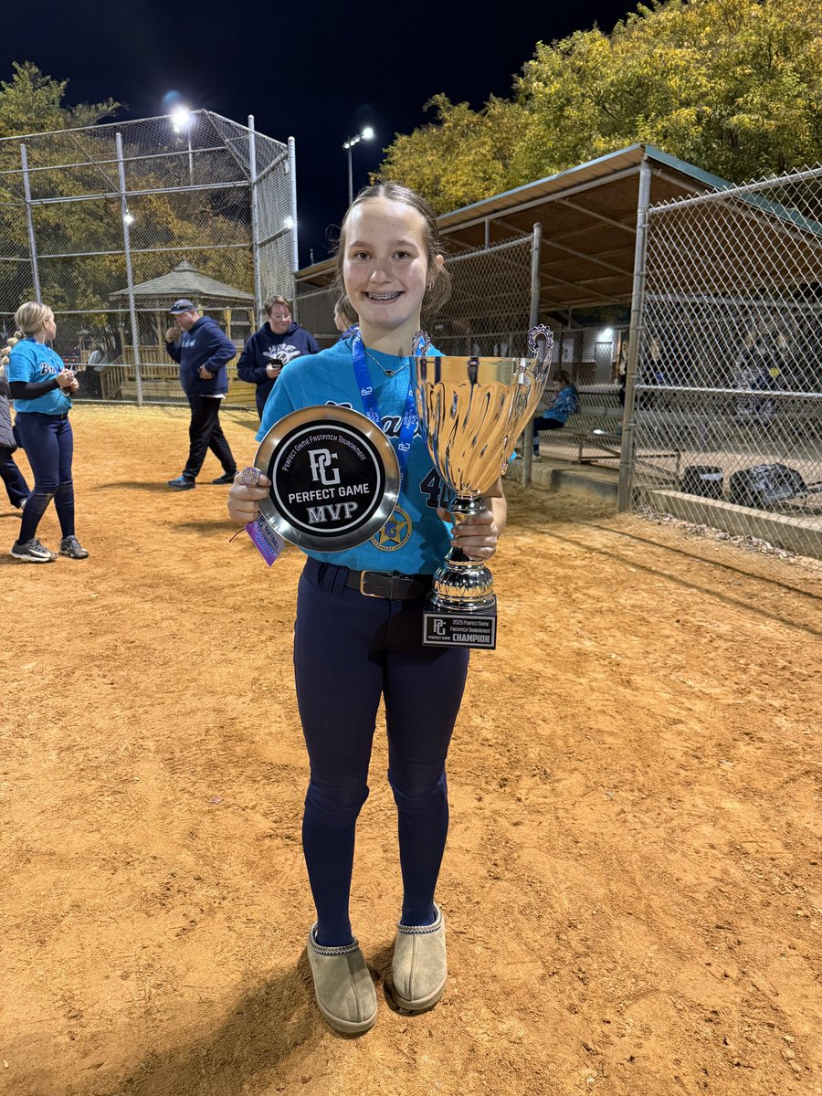 addisonb_2029's tweet photo. Had a great weekend playing with Breakout at the Triad, NC Perfect Game tournament. Ended up as gold bracket champs with a tight 6-5 game with 2 extra innings and a 7 inning game, ended up with 12 strikeouts for the game, and got MVP for the game! @AllenWoodTow @PG_Softball https://t.co/t7foyMJu3j