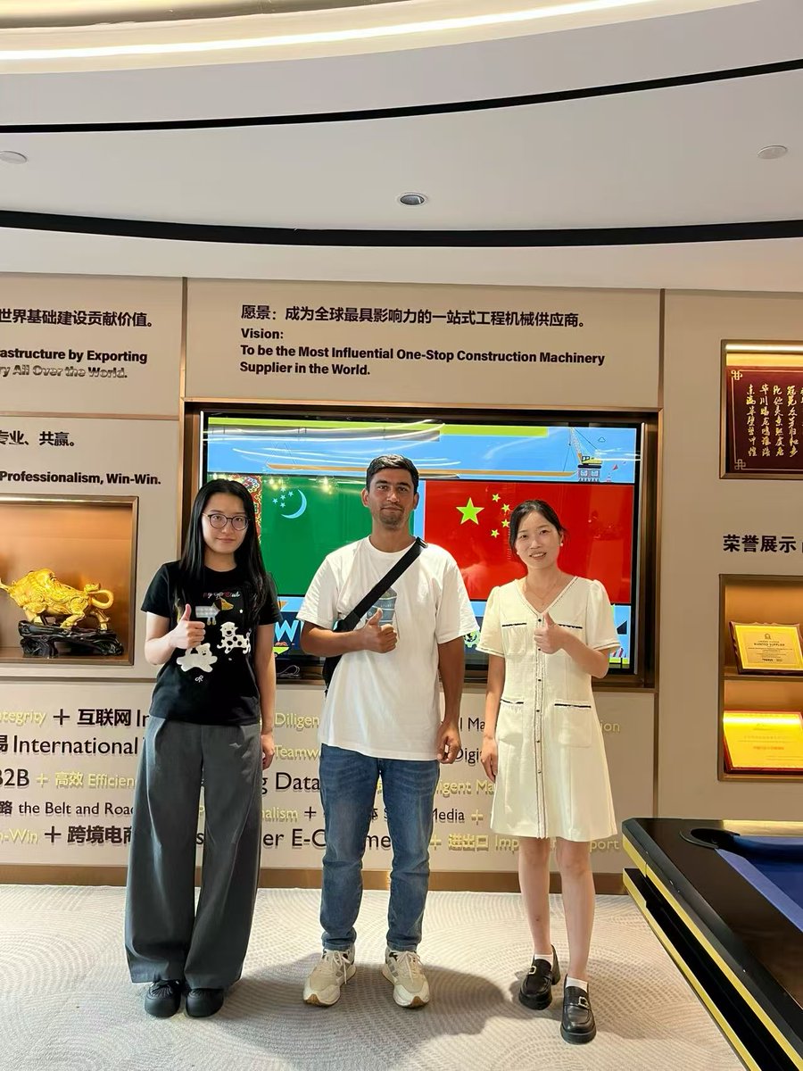 EvangelChina's tweet image. Honored to host our Turkmenistan client at the EVANGEL office! 🇹🇲
We discussed upcoming projects and machinery needs — building strong trust and paving the way for future cooperation. 🚜 

#EVANGEL #ClientVisit #Turkmenistan #ConstructionMachinery #Partnership