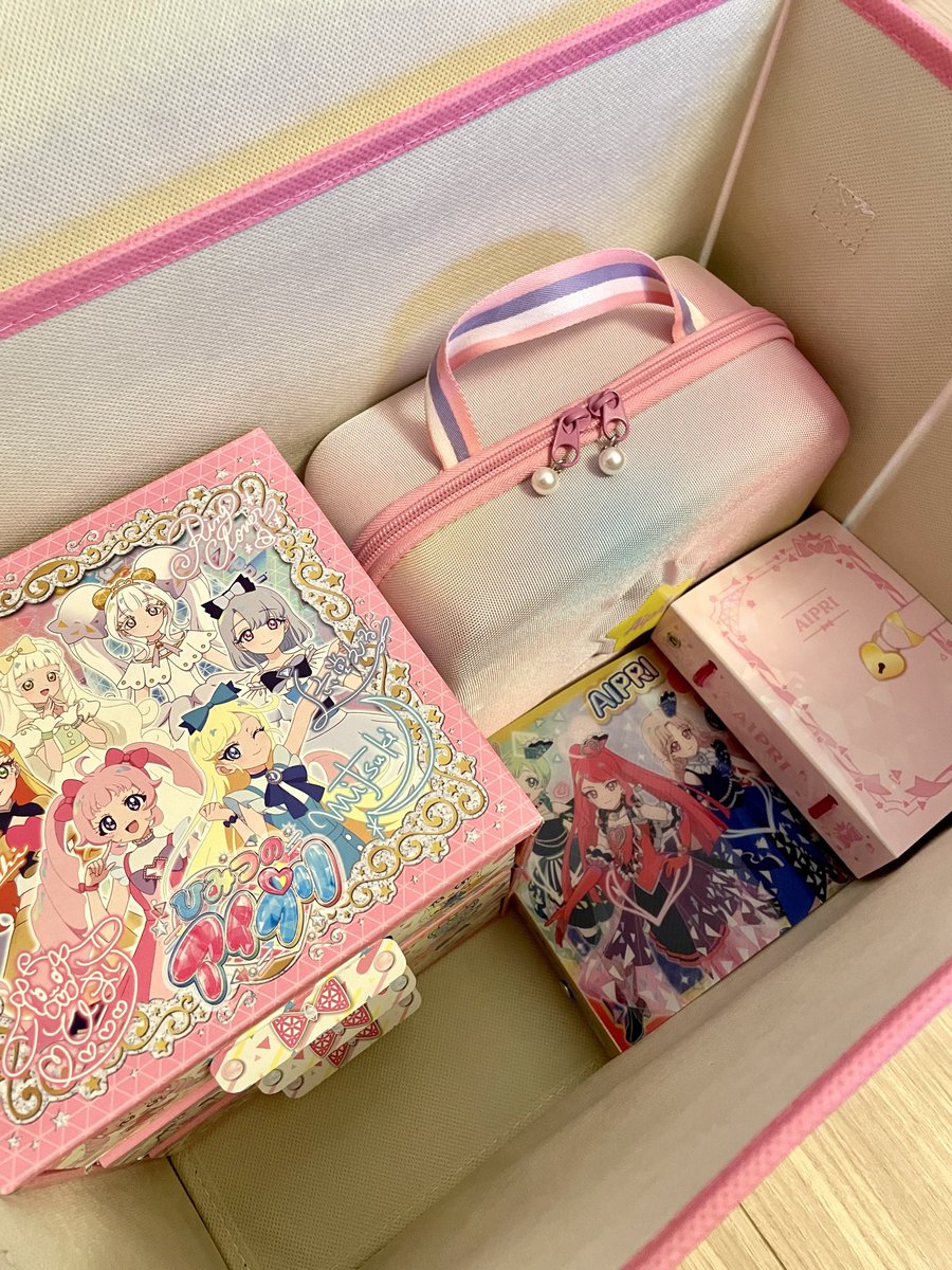 しまむらアイプリの収納ボックスのサイズ感はこんな感じ。結構な収納力。