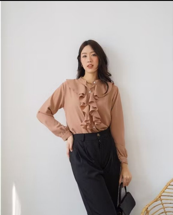 elianafarida's tweet image. Bismillah
Rekomendasi Blouse Ruffle #blouse #atasan #ruffle #shopeeaffiliate #racunshopee #shopeeID 

- a thread
