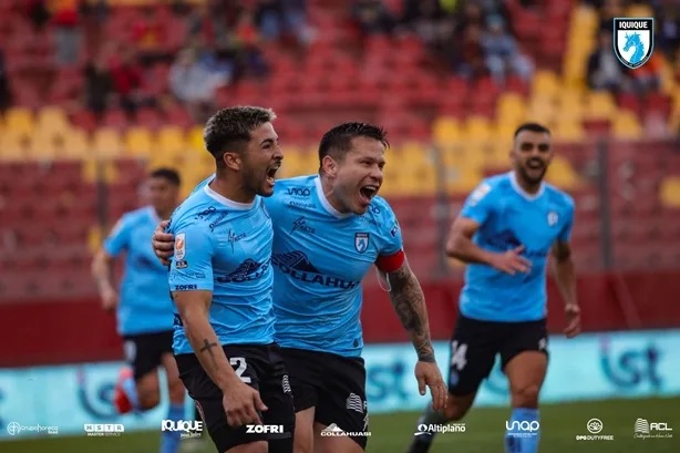 elsoldeiquique's tweet photo. Deportes Iquique se juega la vida: cuatro finales para evitar el descenso
#Iquique #Talcahuano #ViñadelMar #Aysen #SanFelipe #Cauquenes #Santiago #Ñuñoa #Antofagasta #Castro  #Coquimbo #PuntaArena #Talcahuano Lee la nota:
https://t.co/qMelCggFqq https://t.co/HXrL5J7saR