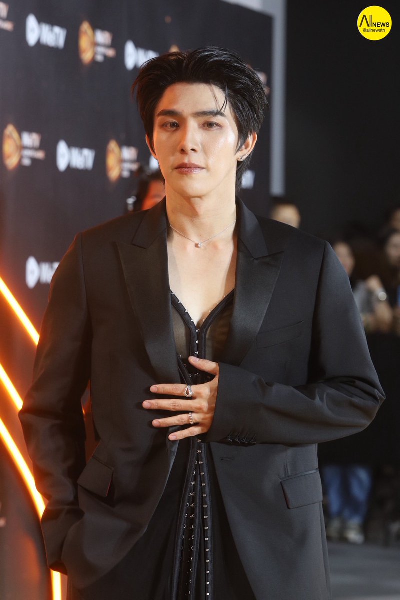 " บูม รวีวิชญ์" ร่วมเดินพรมในงาน "WeTV Always More 2026"

BXXM WITH WeTV
#HEADLINERxWeTVAlwaysMore2026 
#BXXMRVW #RVW
#WeTVAlwaysMore2026 #WeTVth