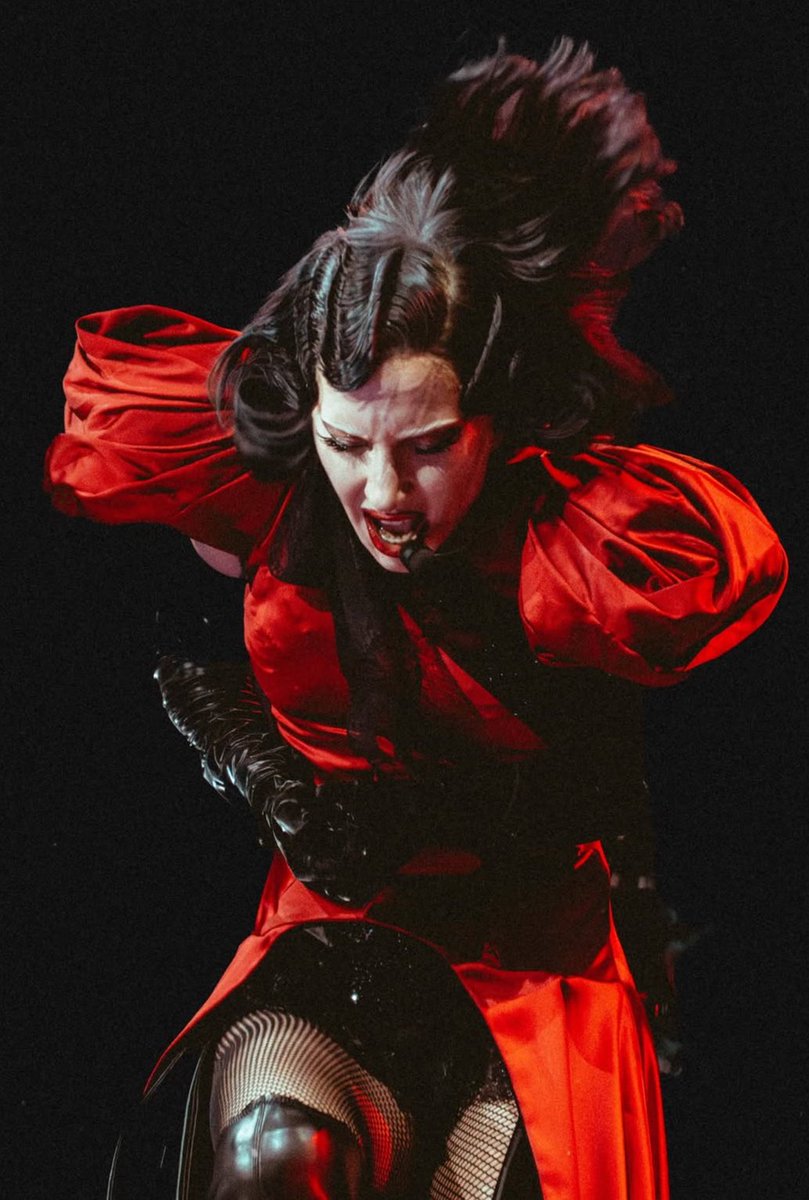 ★ (@gagatwts) on Twitter photo 