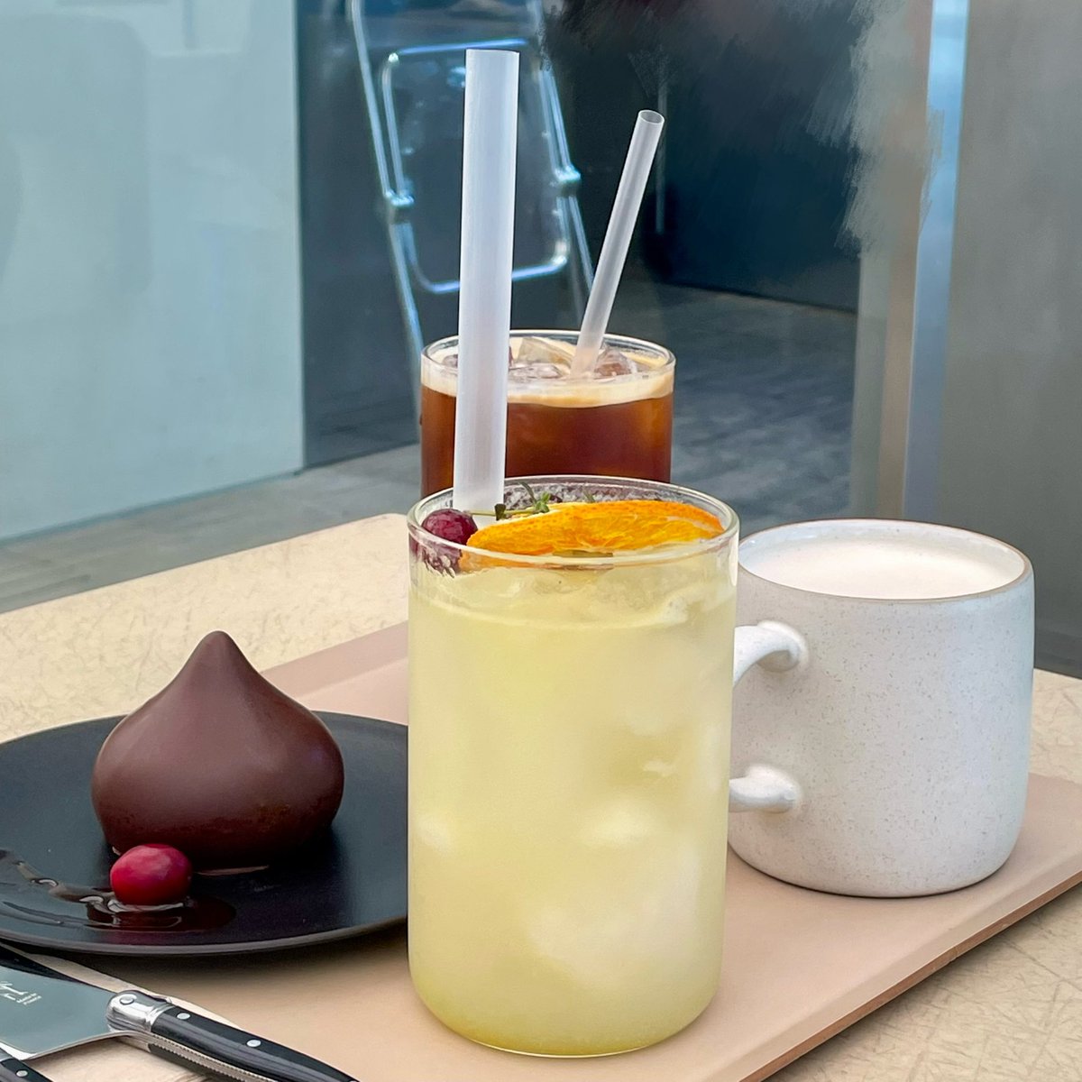 📍Co.R

분위기도 좋고 디저트랑 음료 다 맛있었음
밀크티 완전 추천
화장실도 깨끗하고 좋았어요

(서울 마포구 월드컵북로4길 43 1층)