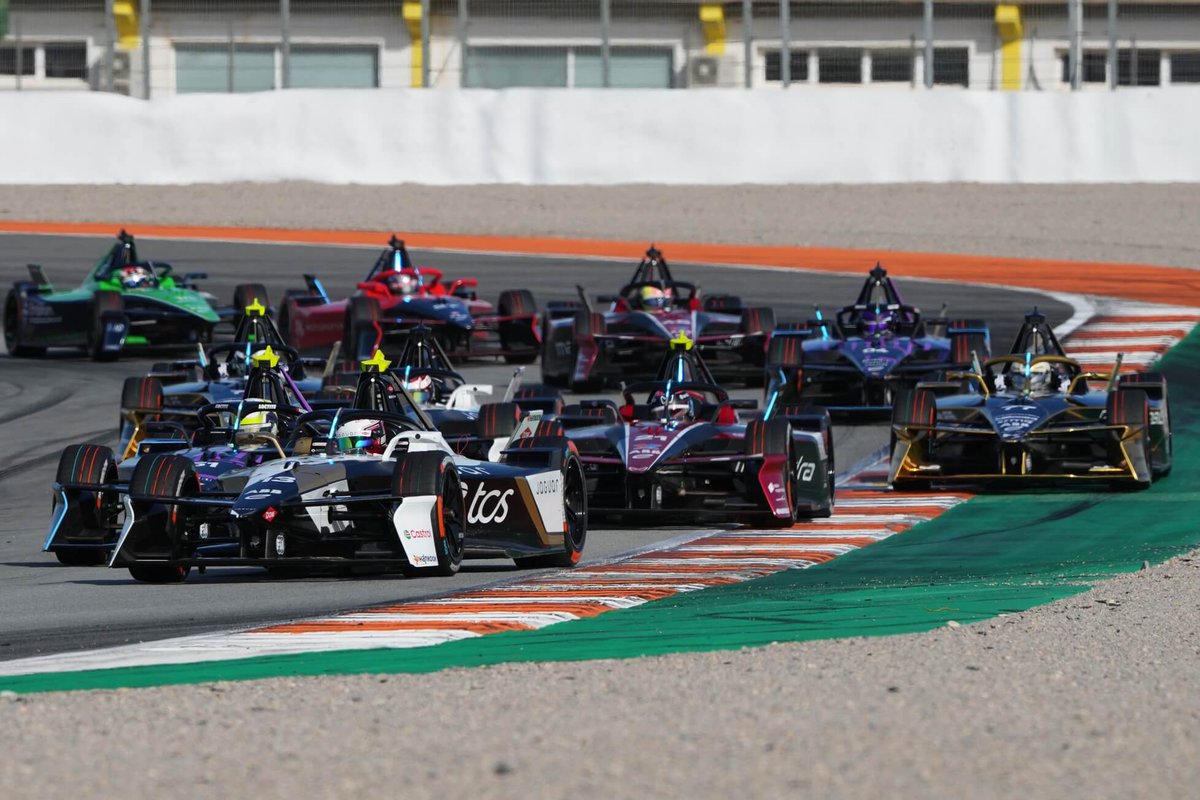 eFORMULAnews's tweet image. Facts &amp;amp; figures: Statistics on the 2025 #FormulaE pre-season tests in Valencia 🇪🇸

e-formula.news/news/formula-e…

#ABBFormulaE #FETesting