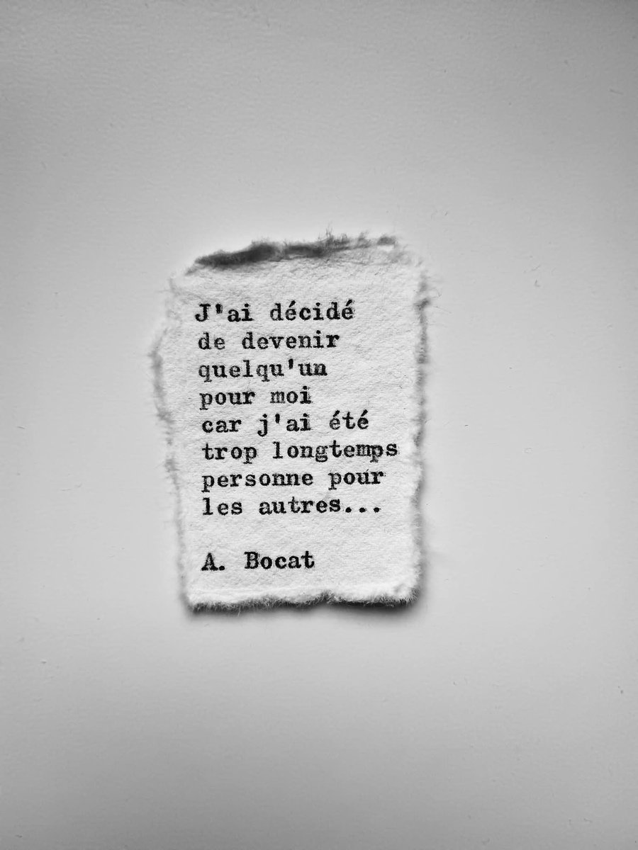 Cc les gens d'ici je vous souhaite une belle journée. Prenez soin de vous et kiffez la vie 😊 😁 
Des bisous 😘😘
#ligue_des_optimistes