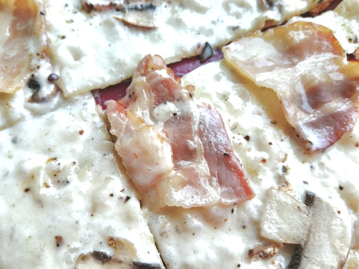 ドイツフェスティバルに行って予習してきました😂💖
Before DoKomi, I went to Deutschlandfest in Japan to get ready for it 🇩🇪✨
Everything was so delicious (especially the Flammkuchen, which I totally loved!), and I had such a great time😋💖