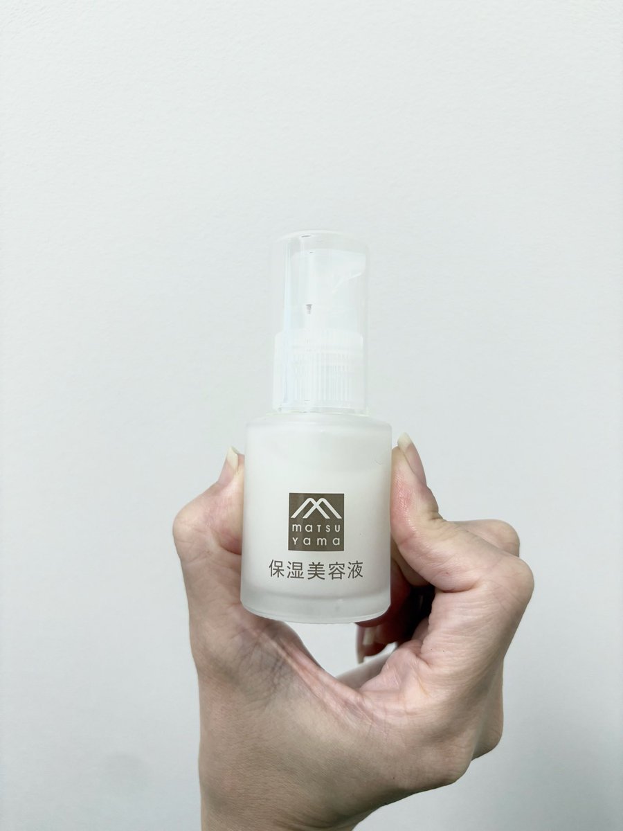 バズってる松山油脂はマジでおすすめしたい。バリア機能を整えるセラミド、ナイアシンアミド、たるみ予防のペプチド配合。
インナードライだけでなく全肌使える。