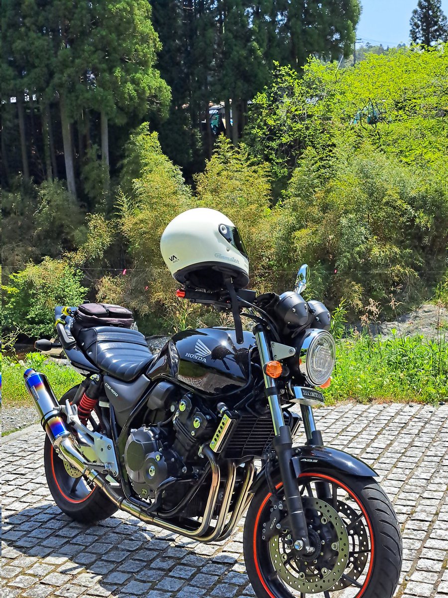 JY2500GD's tweet photo. 関西CBMT にスーフォアで参加したやで☝️
前回は参加できず今回二大会ぶり😎
カッコいいCBばかりですごかったー👏
#CBオンリーミーティング 
#cbmt https://t.co/m4DY4hqpHO
