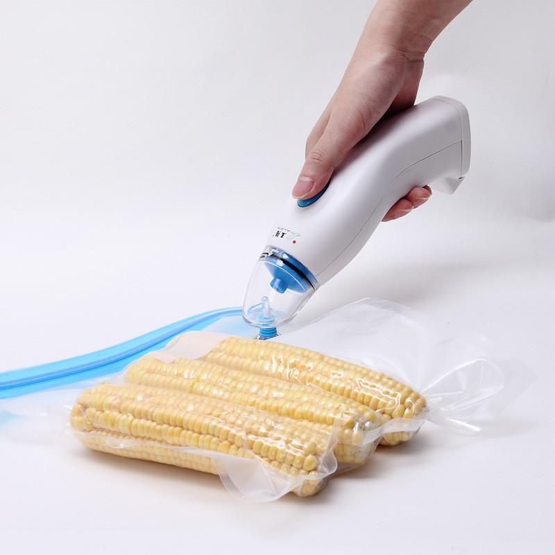 UnicunShop's tweet image. Tired of food going bad faster than you can eat it? 😩 This vacuum sealer is here to save the day! Keep your goodies fresh &amp;amp; flavorful longer.  🤯 Check it out! unicun.com/product/vacuum… 💨 #foodpreservation #vacuumsealer #kitchenhacks