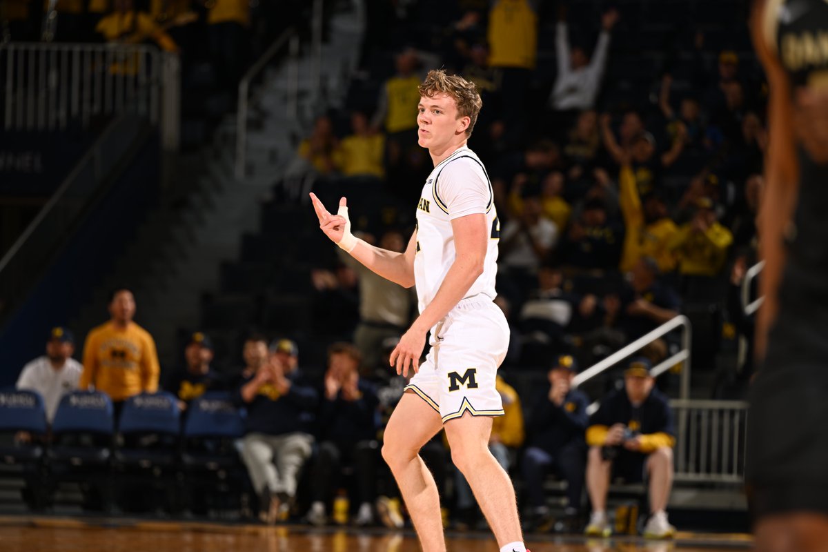umichbball's tweet image. First career points for Charlie May!