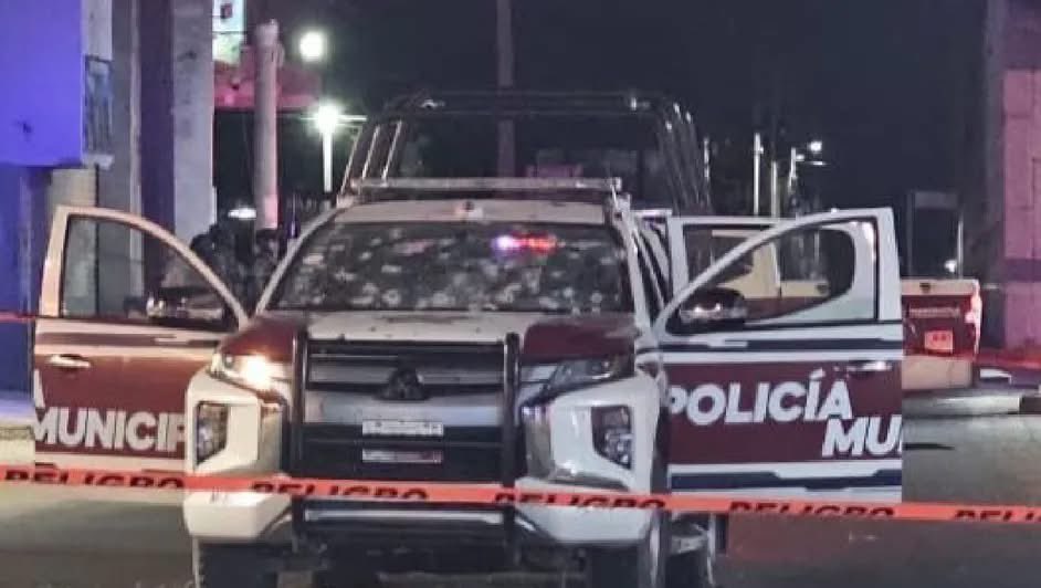 JJDiazMachuca's tweet image. Por más que quieran esconder su fracaso @Claudiashein y García @OHarfuch 

Renuncia toda la policía de Huixcolotla, Puebla tras asesinato de tres elementos

Todos los elementos que conformaban la policía de Huixcolotla dejaron su cargo luego de la emboscada y atentado en la que…