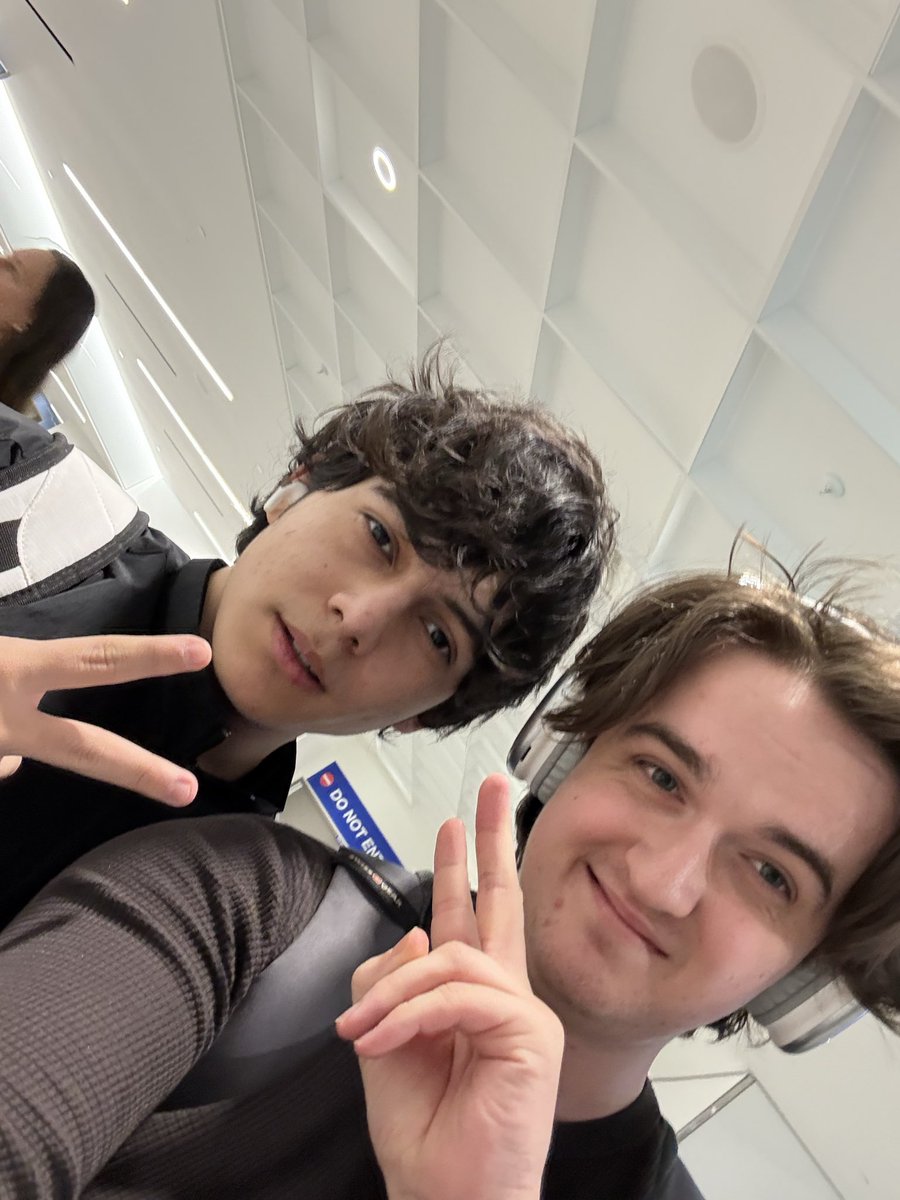 Same flight as the opps it almost got dangerous 🤫