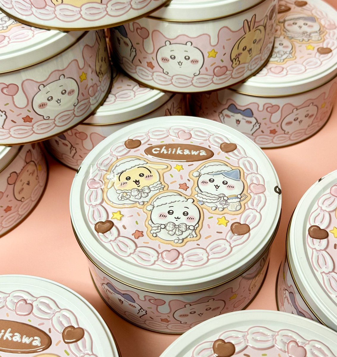 #ちいかわらんど大阪梅田店　

＼✨再入荷のお知らせ ✨／

大好評につきお品切れしておりました『ホールケーキ缶』が再入荷致しました‼️✨

ご来店の際はぜひチェックしてくださいね👀🎶