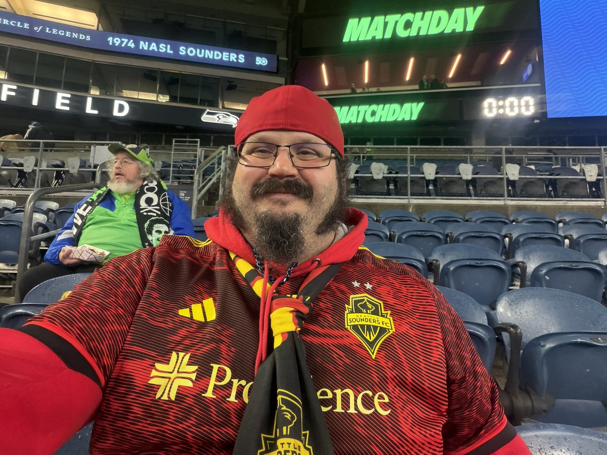BlueBerryYum253's tweet photo. let’s go sounders it’s game time #gosounders #mls
 #soundersmatchday #Fightandwin @soundersfc 🔥💙⚽️💚⚽️💙🔥 🤩#Audi #MLS #Cup #Playoffs #Round #Two https://t.co/oMMDV5B37k