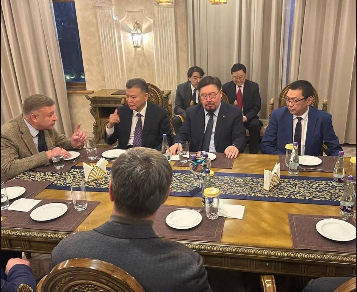 Монгол улсын ЕС нь эх нутагтаа оросын элчин сайдын доор сууж нтр зайл пязда