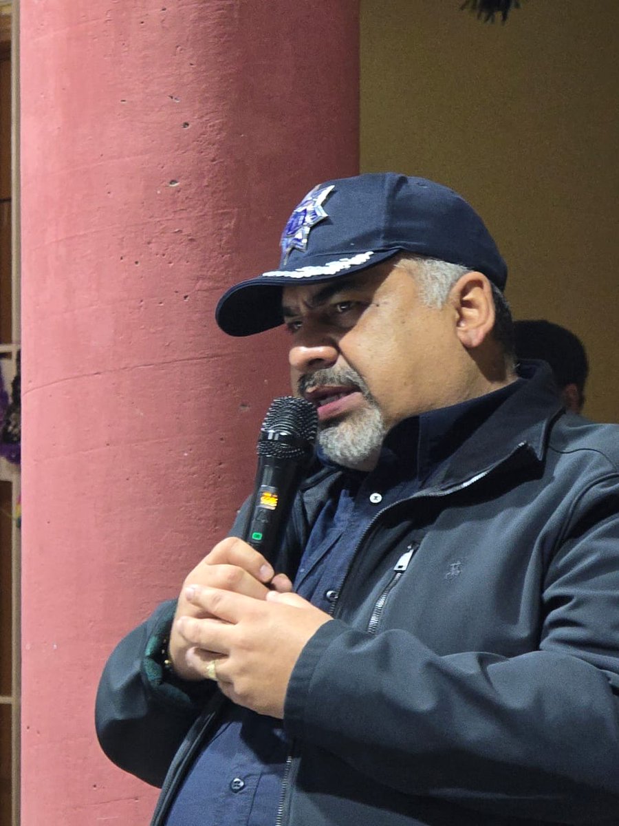 tejada_m01's tweet image. La creación de entornos seguros es nuestra prioridad.

A través del Progama #OaxacaSegura y de la estrategia “Vecinas y Vecinos por la Paz” en la Agencia de Pueblo Nuevo damos seguimiento a comités vecinales.

#EstamosContigo, trabajando por el bienestar de las y los oaxaqueños.