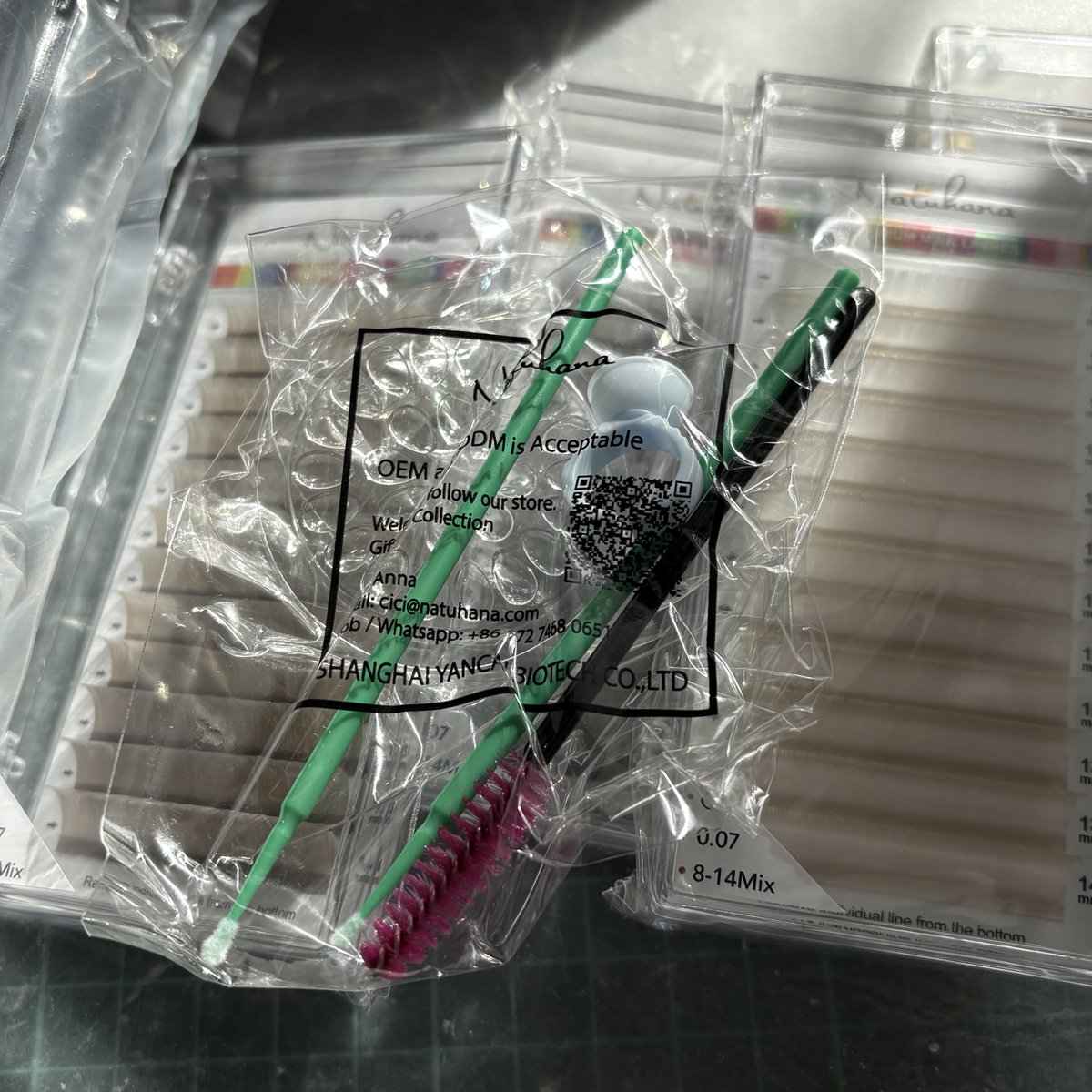 ドール用のまつげ買ったら付いてきたこの器具なにこれ