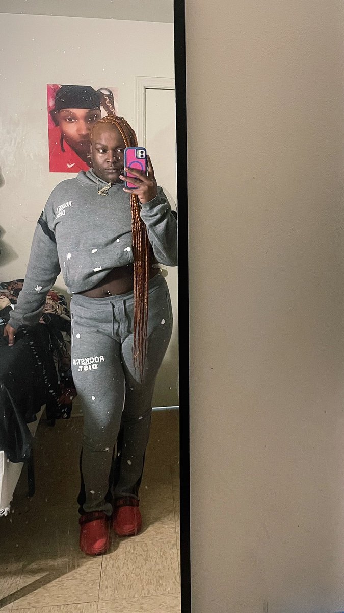 FavoritehoodHo's tweet photo. 👩🏽‍🦰… https://t.co/JrarLFagiJ