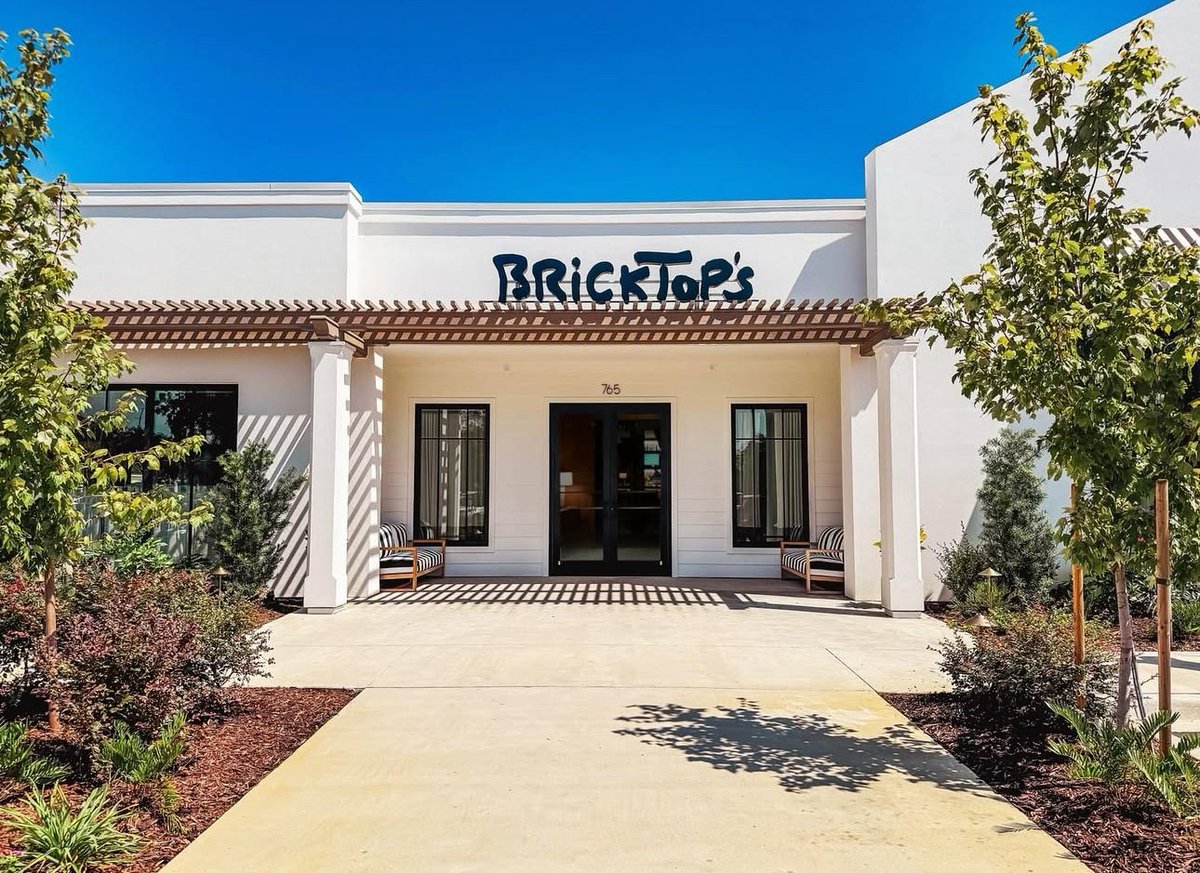 Prefer not to cook this Thanksgiving? No problem. Several local restaurants are either serving Thanksgiving feasts or offering take-out options. Here are our favorite spots for Thanksgiving at the beach:

> Cuvee 30A
> The Perfect Pig 
> Bricktops  

Drop your favorites below!